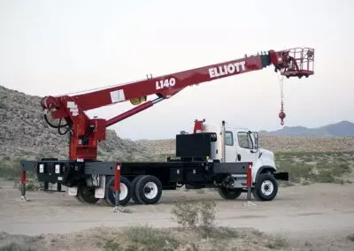 l 140 truck in desert