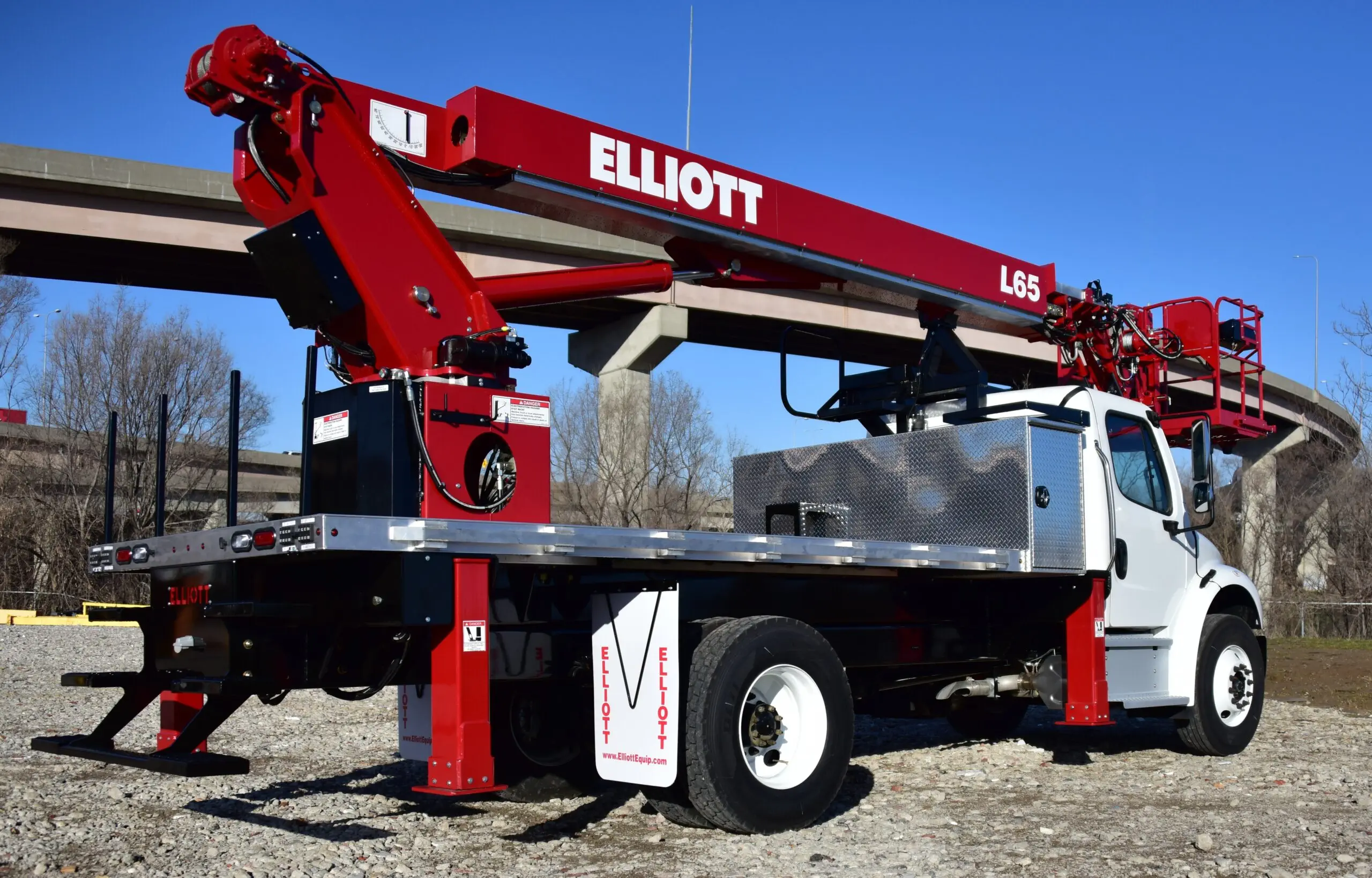 Elliott L65 Digger Derrick D 86